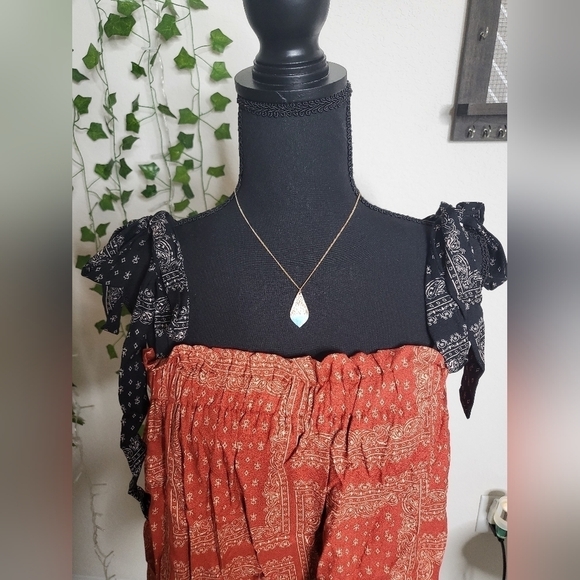 💚3x HP💚Plus Size Red Scarf Print Tie Top - Picture 6 of 8